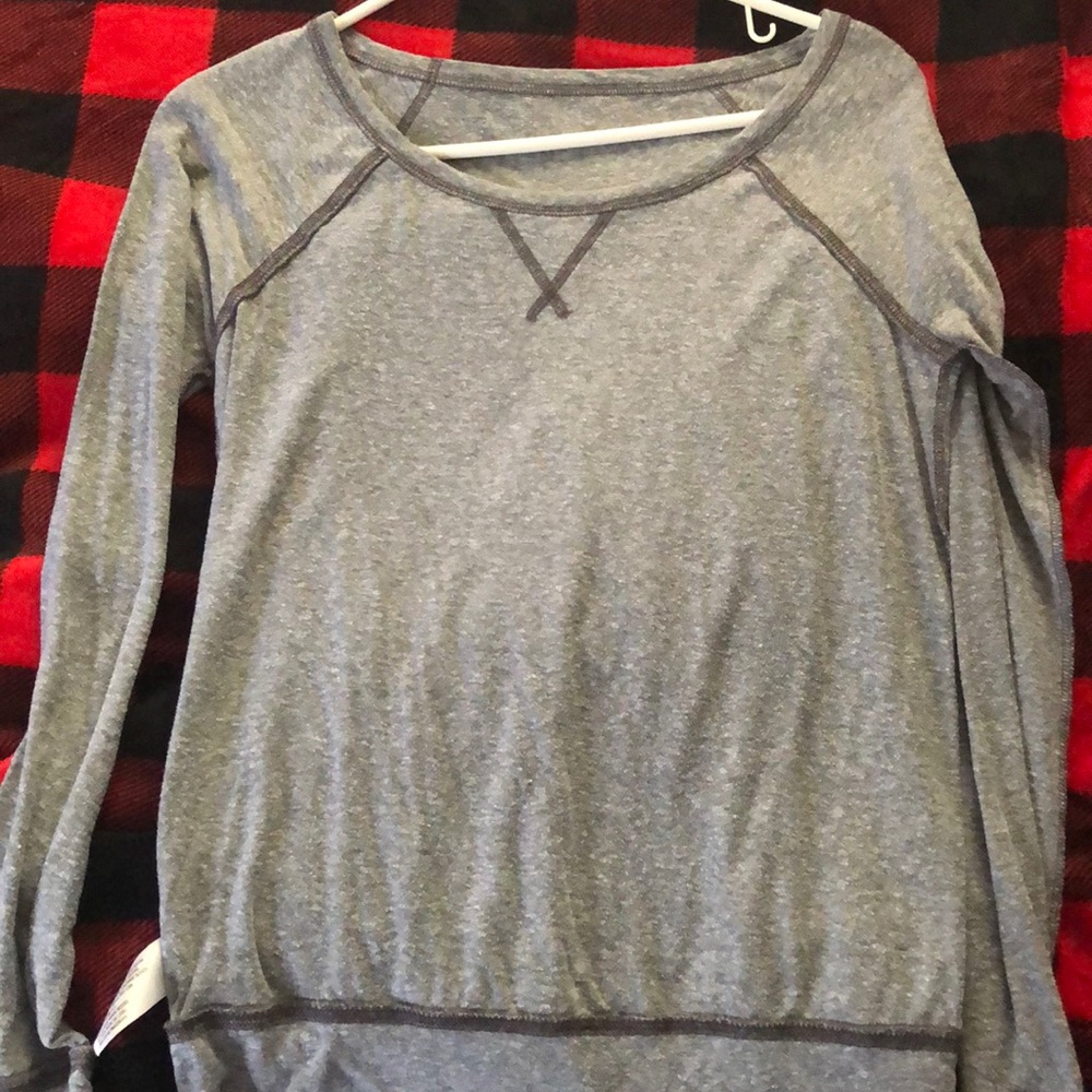 Cute gray tee